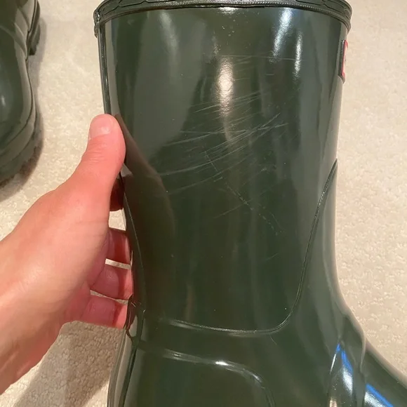 Hunter women’s original short gloss rain boots in dark olive, size 7 - Picture 8 of 11
